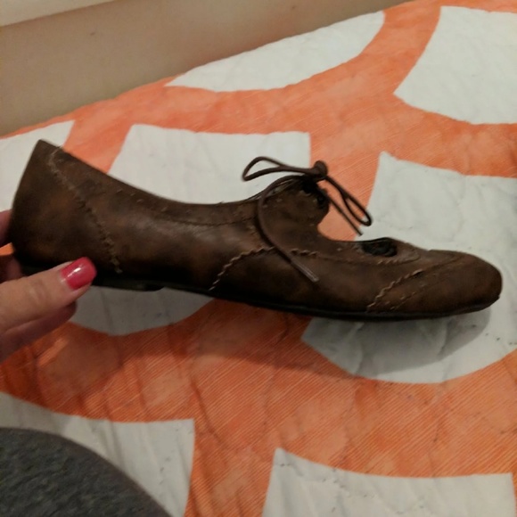 Flats - Picture 5 of 5